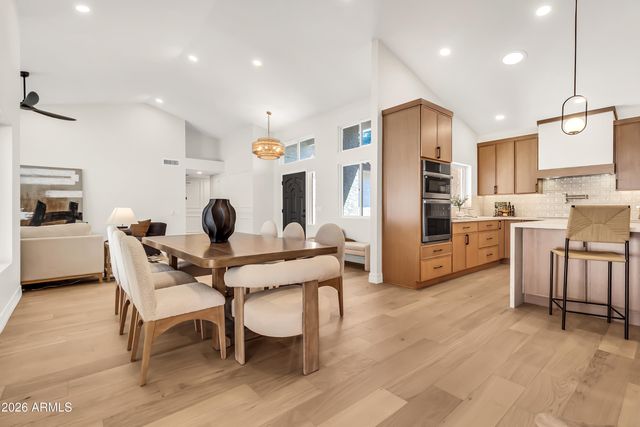 940 E SECRETARIAT Drive, Tempe, AZ 85284