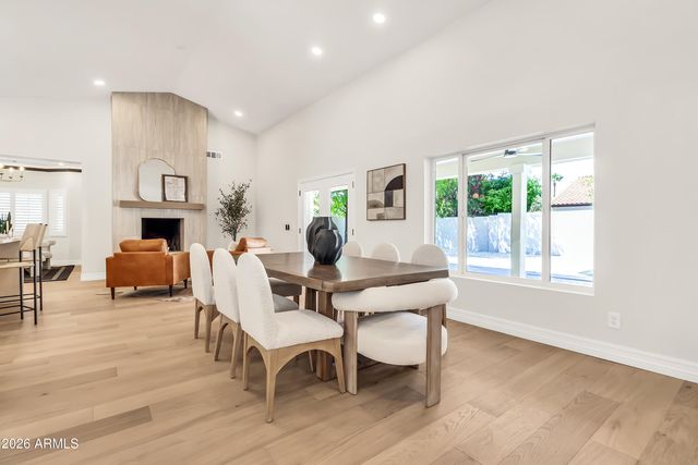 940 E SECRETARIAT Drive, Tempe, AZ 85284