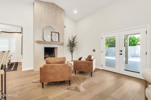 940 E SECRETARIAT Drive, Tempe, AZ 85284