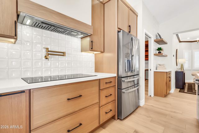 940 E SECRETARIAT Drive, Tempe, AZ 85284