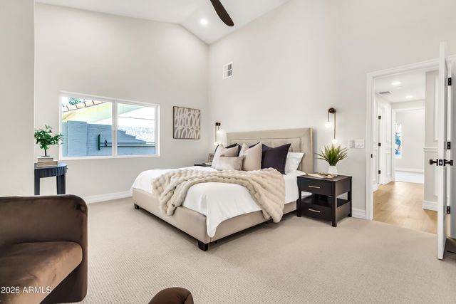 940 E SECRETARIAT Drive, Tempe, AZ 85284