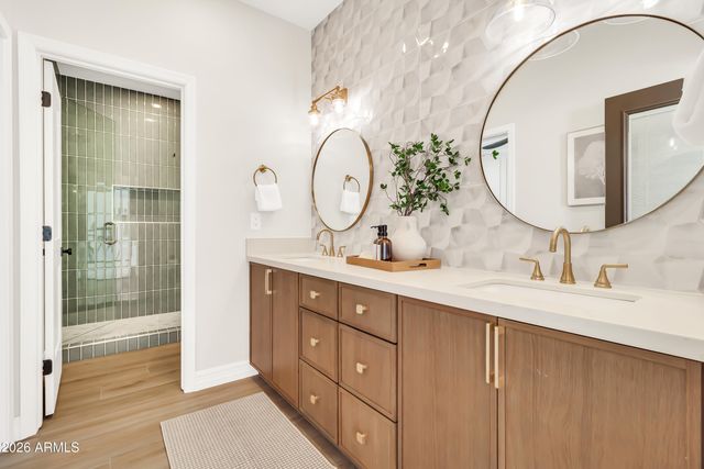 940 E SECRETARIAT Drive, Tempe, AZ 85284