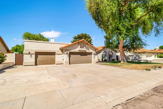 940 E SECRETARIAT Drive, Tempe, AZ 85284