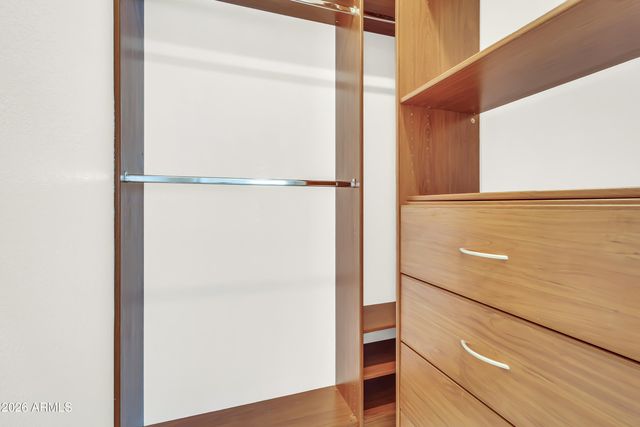 940 E SECRETARIAT Drive, Tempe, AZ 85284