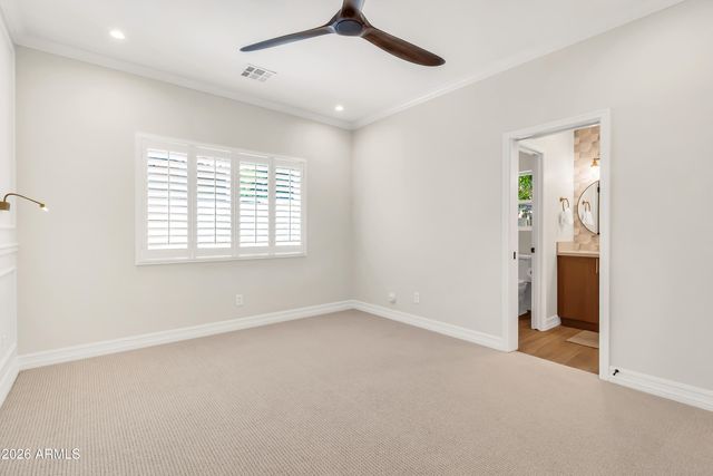 940 E SECRETARIAT Drive, Tempe, AZ 85284