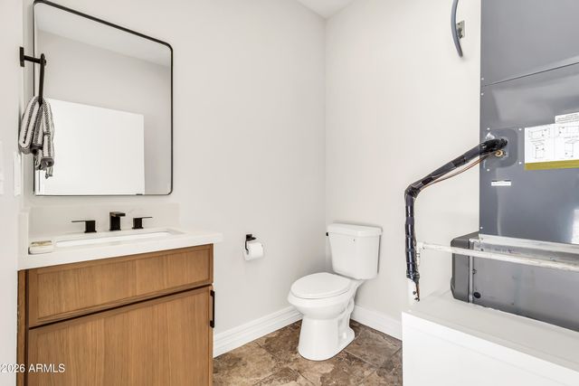 940 E SECRETARIAT Drive, Tempe, AZ 85284