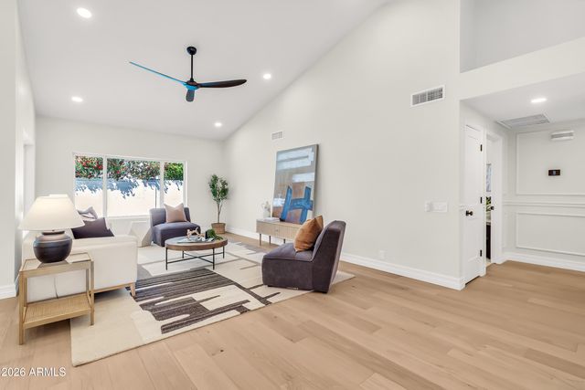 940 E SECRETARIAT Drive, Tempe, AZ 85284