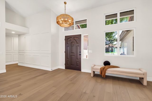 940 E SECRETARIAT Drive, Tempe, AZ 85284