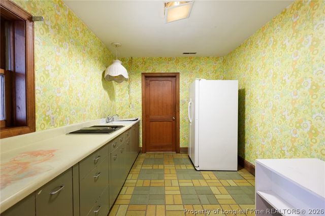1205 Longleaf Drive, Fayetteville, NC 28305