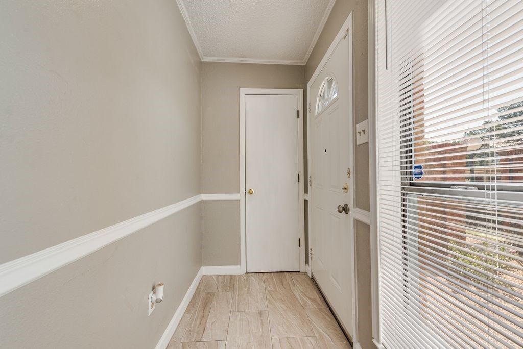 905 Cedarland Boulevard, Arlington, TX 76011 — photo 4