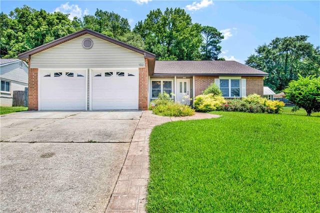 102 Lake Forest Boulevard, Daphne, AL 36526