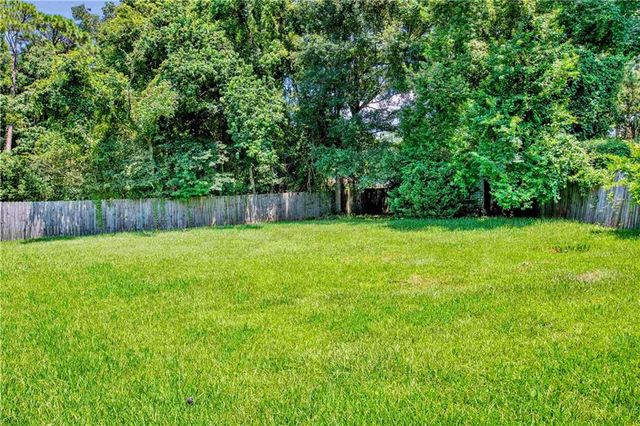 102 Lake Forest Boulevard, Daphne, AL 36526