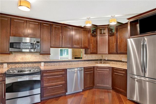 102 Lake Forest Boulevard, Daphne, AL 36526