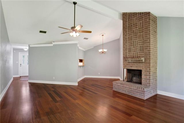 102 Lake Forest Boulevard, Daphne, AL 36526