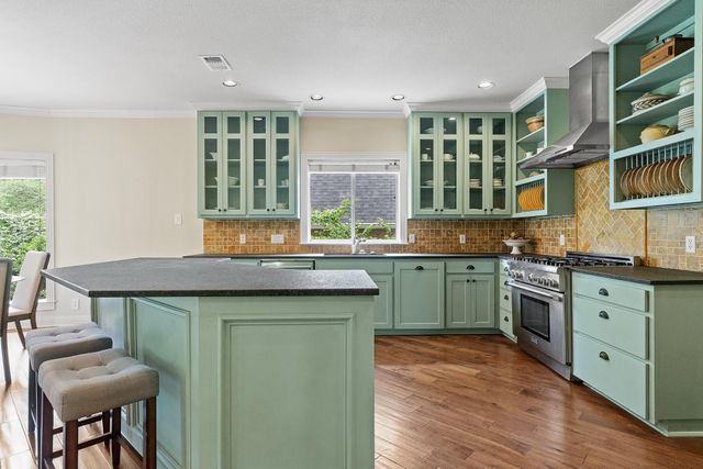 5302 N Scout Island CIR, Austin, TX 78731