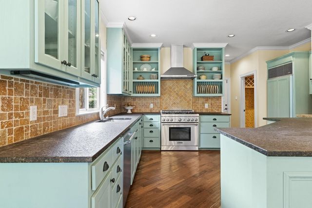 5302 N Scout Island CIR, Austin, TX 78731