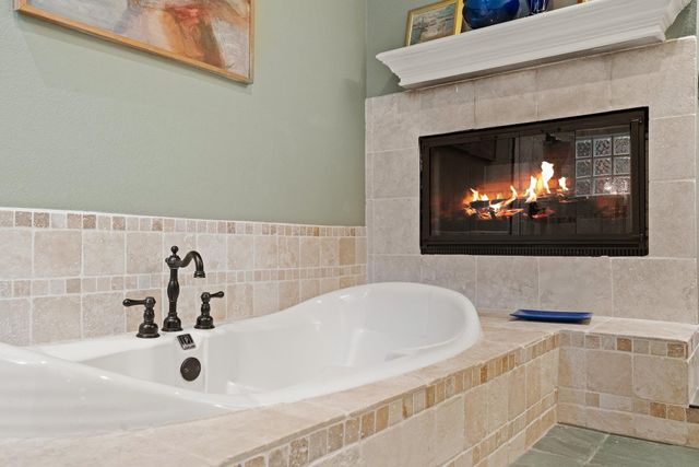 5302 N Scout Island CIR, Austin, TX 78731