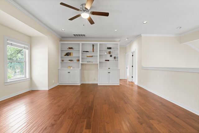 5302 N Scout Island CIR, Austin, TX 78731