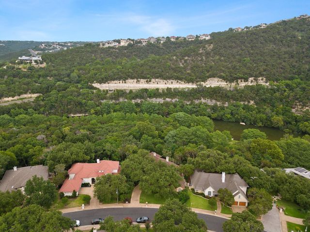5302 N Scout Island CIR, Austin, TX 78731