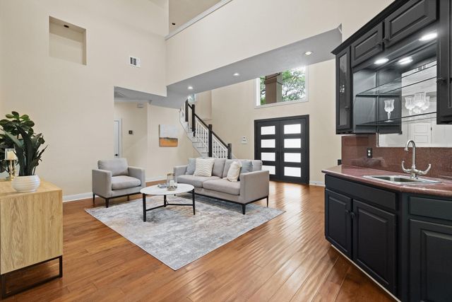 5302 N Scout Island CIR, Austin, TX 78731