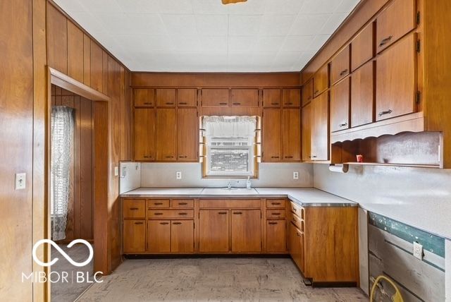 2738 S McClure Street, Indianapolis, IN 46241