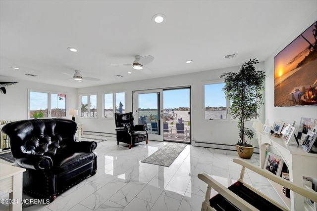 27 Antiqua Avenue, Toms River, NJ 08753