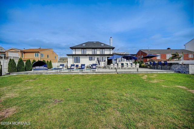 27 Antiqua Avenue, Toms River, NJ 08753