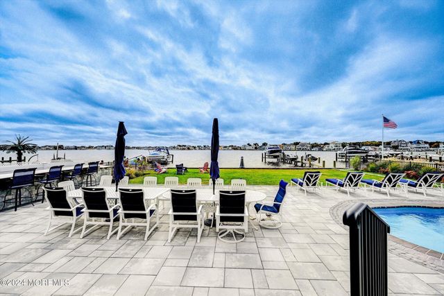 27 Antiqua Avenue, Toms River, NJ 08753