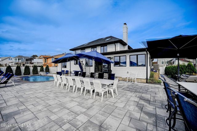 27 Antiqua Avenue, Toms River, NJ 08753