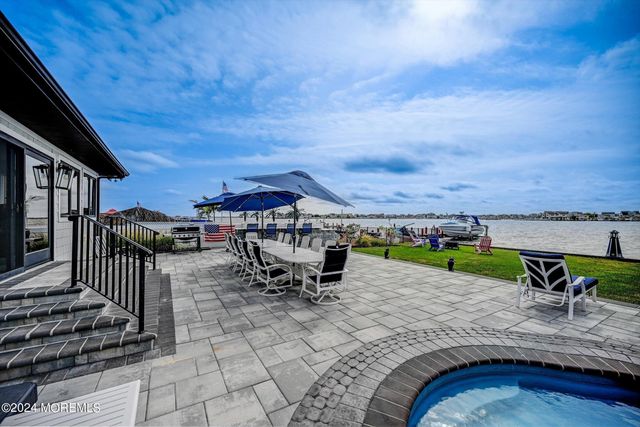 27 Antiqua Avenue, Toms River, NJ 08753