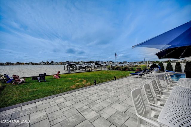 27 Antiqua Avenue, Toms River, NJ 08753