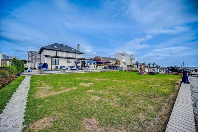 27 Antiqua Avenue, Toms River, NJ 08753