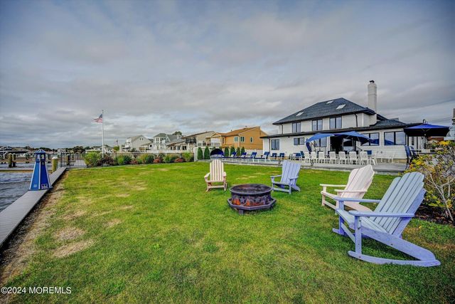 27 Antiqua Avenue, Toms River, NJ 08753