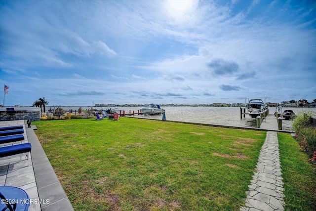 27 Antiqua Avenue, Toms River, NJ 08753