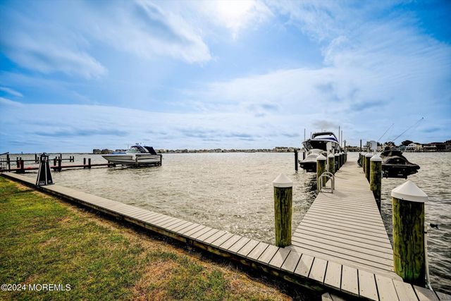 27 Antiqua Avenue, Toms River, NJ 08753