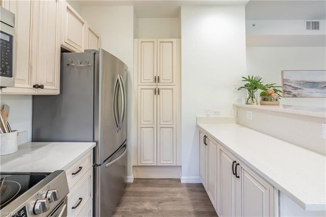 651 10th AVE S C651, Naples, FL 34102