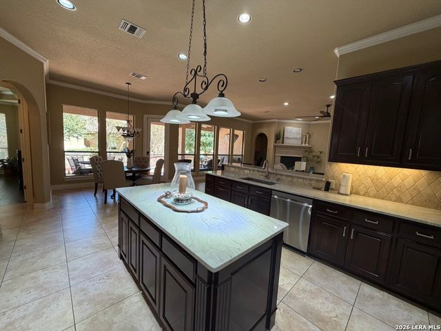 402 Cameron Cir, San Antonio, TX 78258