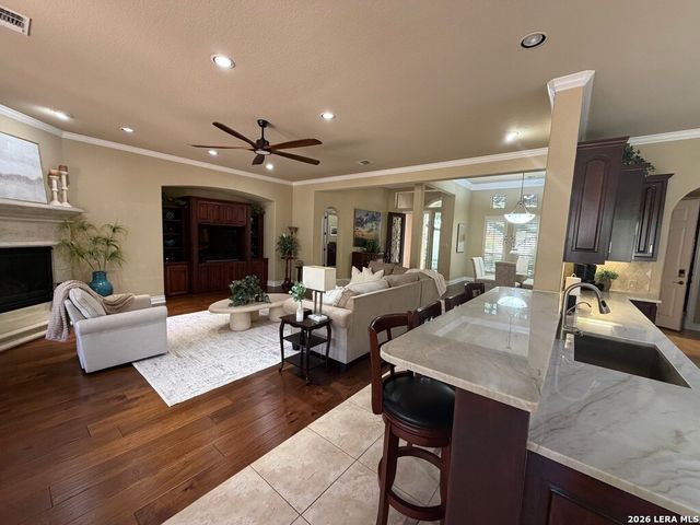 402 Cameron Cir, San Antonio, TX 78258