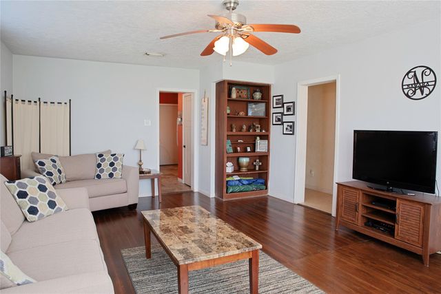 10611 Fm 361 Road, Needville, TX 77461