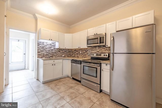 551 MAIN ST, Pennsburg, PA 18073