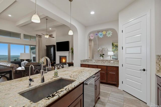 19506 Cresta Alto, San Antonio, TX 78256