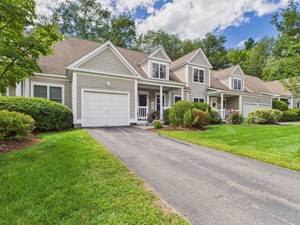 40 Sanctuary Ln 40, Hopkinton, MA 01748