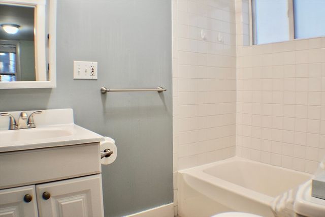 27 Turner St 1, Salem, MA 01970