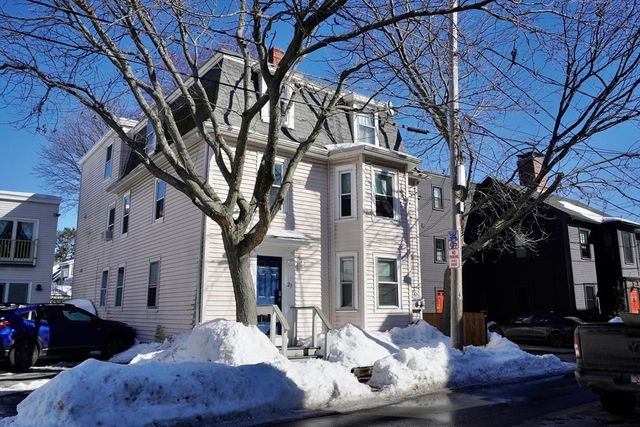27 Turner St 1, Salem, MA 01970
