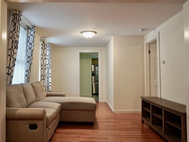 27 Turner St 1, Salem, MA 01970