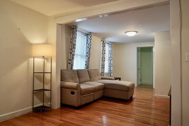 27 Turner St 1, Salem, MA 01970