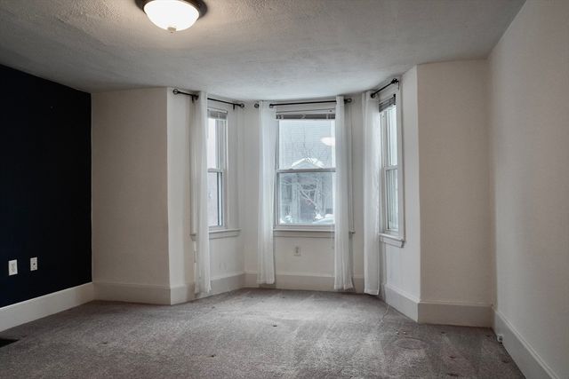 27 Turner St 1, Salem, MA 01970