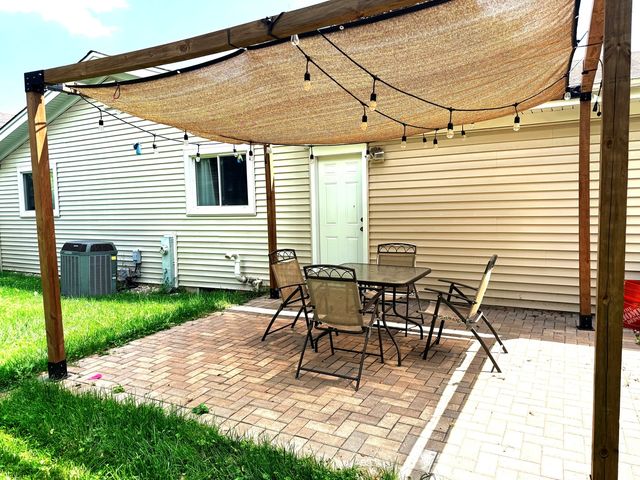 550 S Walnut Street, Mundelein, IL 60060