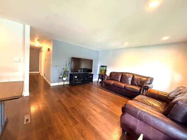 550 S Walnut Street, Mundelein, IL 60060
