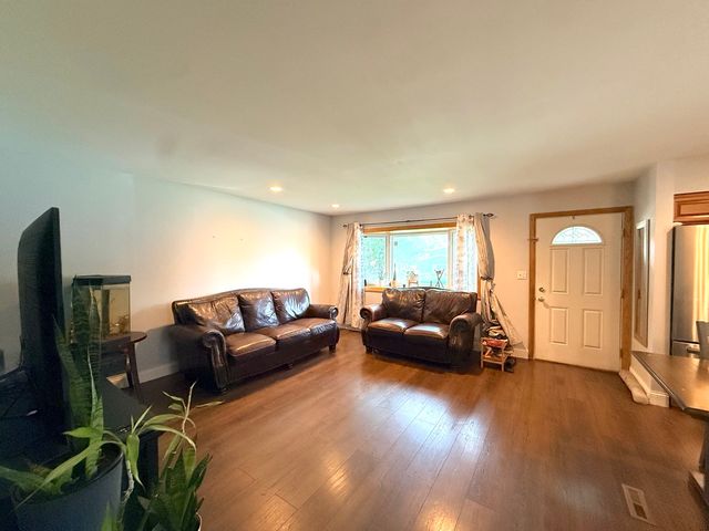 550 S Walnut Street, Mundelein, IL 60060